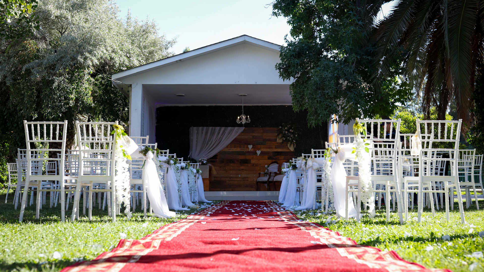 Casona Cereceda - Fachada y jardines